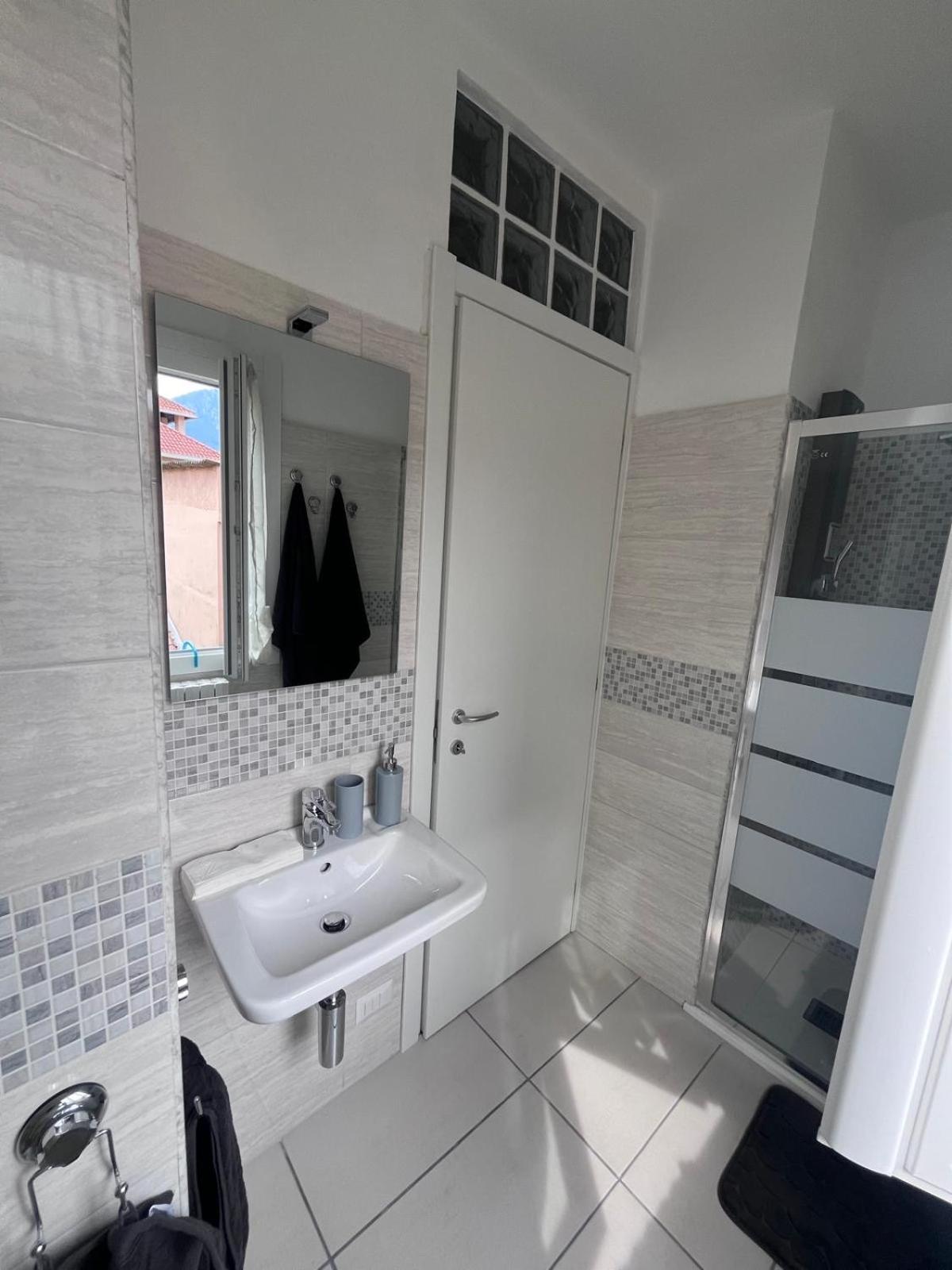 Casa Castagna Appartamento - Лекко Экстерьер фото
